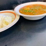 カレー魂 デストロイヤー - 器も結構深いです