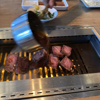 渋谷焼肉 KINTAN - 塊肉のライブパフォーマンス。レアでお願いしました。