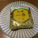 亀屋光洋 - 乳菓 一乗　¥180