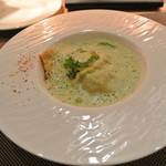 saveur - 毛蟹のラヴィオリ、空豆のエスプーモソース