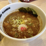 アンダーグラウンド ラーメン 頑者 - 