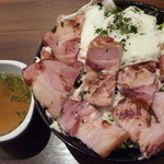 やきやきRyu - ベーコンエッグ丼　税込７９０円