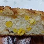 パンやきどころ RIKI - コーンたっぷり、ふかふかの生地