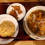 Obama Menshokudou Oukatei - ラーメンセット　ミニチャーハン　鶏唐揚げ