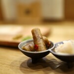 Yakitori Kita - 口直し。ゴボウの南蛮漬け、新生姜の甘酢漬け