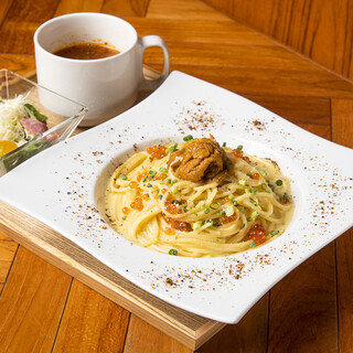 Dishes mainly based on Italian Cuisine cuisine using plenty of fresh Seafood