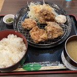 唐揚げ専門店カラフジ - ミックス唐揚げ定食４ヶ入り