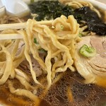 手打ち麺 庄内 鈴木家 - 『中華そば醤油(中)』の麺