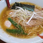 かまや食堂 - かなり塩味が強いが食べ進めると気にならなくなった。