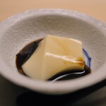 道人 - 佐賀の呉豆腐に、濃厚で香り芳醇な黒蜜。