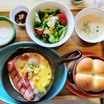 オールデイダイニング カルイザワグリル - 軽井沢グリルのスキレット朝食