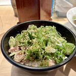 京都ラーメン 森井 - ネギ塩チャーシュー丼 300円
      2022年9月5日