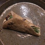 ADI - 【ヨーグルトソースとチリソースで食べる豚バラのロティ巻き】