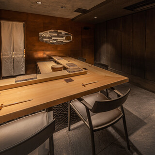 《夜》1組限定「カウンター特別個室」公式HPよりご予約下さい