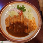 グリル＆カフェ ヒロ - 令和4年9月
            ポークカツセット 750円
            豚ロース肉のカツレツ、サラダ、ライス