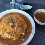 中国料理龍苑 - 天津飯にスープ