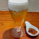灼味噌らーめん 八堂八 - ランチビール 350円、あてには鮭とばが
