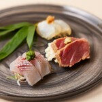 Shibuya Sushiki - 刺身の盛り合わせは旬のものをご用意。