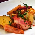 ビストロ マキムシ - れんこん、ポテト、パンチェッタソテー900円
