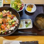 いけす魚場 龍宮城 - ばらちらし定食です