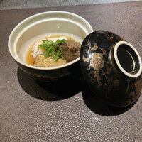 新宿 鉄板焼き YOKOTA - 2回目の肉、やはり火加減が良い