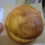 ほっぷしゅーくりーむ ドルフィン - クリームパン　１０５円