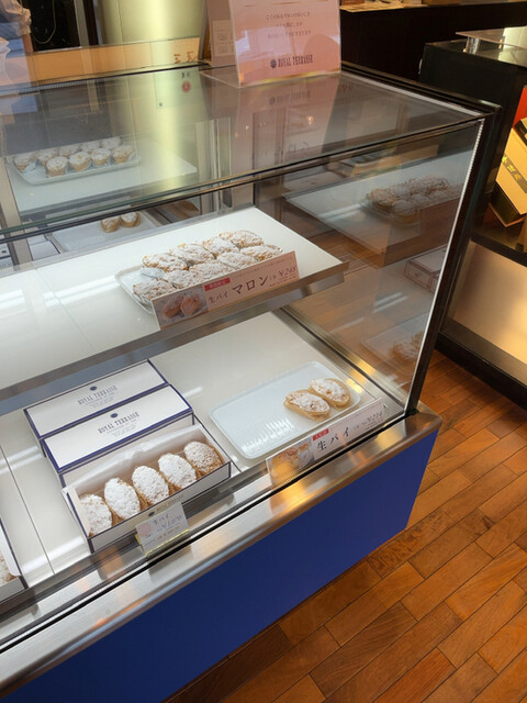 ロワイヤル テラッセ 菓匠三全泉インター店（ROYAL TERRASSE） - 泉中央（洋菓子）の写真