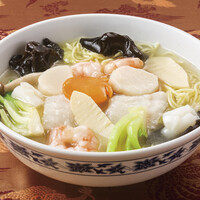 海鮮入りスープそば（塩味）