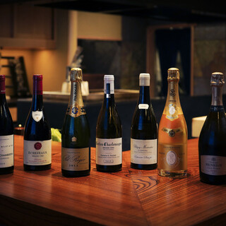 料理の味わいをさらに引き立てる、選りすぐりの一杯をどうぞ