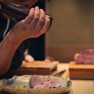 季節の旬を五感で堪能。素材そのものを生かした逸品に舌鼓