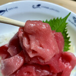 海玄 - 筋を丁寧に剥がした中トロ