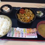 ゆで太郎 もつ次郎 - もつ炒め定食