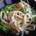 うどんのアップ。正真正銘の地粉うどんです。