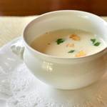 ビストロ ヴァンルージュ - ホワイトアスパラのポタージュ