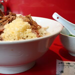 ラーメン二郎 - 汁なし半分＋ニンニク多め＋青ネギ