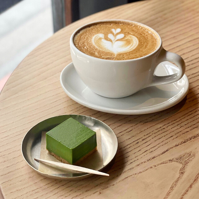 Blue Bottle Coffee Kyoto Rokkaku Cafe