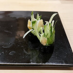 鮨きむら - 箸休め ガリと胡瓜と大葉