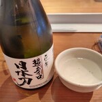 nikudoufutoremonsawa-taishuushokudouyasubee - 日本酒花の舞超辛口日本刀499円税別