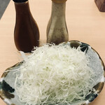 とんかつ みそ家 - 細切りキャベツ