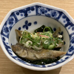 Sushi To Oden Ninoya - お通し330円わかさぎの南蛮漬け