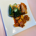 朝鮮飯店 - 「キムチ盛合せ」792円税込み♫