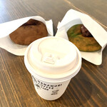 ハナモリ コーヒー スタンド - ソイラテ、ココアのあげぱん、伊賀抹茶あずきのあげぱん