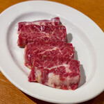 炭火焼肉ホルモン まるは - 