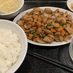 萬豊園 - 「鶏肉とカシューのナッツ炒め」定食！なかなか美味です。