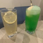 マヅラ喫茶店 - レモンスカッシュとクリームソーダです。（2022年８月）