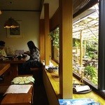 智月庵 - ご自宅を改装した店内。