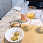 La Brianza - モチモチのゼッポリーニいつもおいしい。青のりたっぷりで香り風味もいい感じ。自家製フォカッチャしっとりもっちり、天然酵母の香りも美味しい