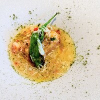 La Brianza - レンコン餅フリットズワイガニのスープ。レンコン餅フリットはシャキシャキとモチモチ。ゴロゴロと餅に混ざったレンコンがシャキシャキ、少しピリ辛のとろみスープは蟹肉たっぷり旨みたっぷりすごいな秋ブリアンツァ