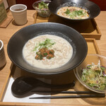 Udon Sabou Kakaya - ＊ とろ湯葉と明太オクラのクリームうどん　980円