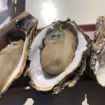 磯貝鮮魚店 - 岩牡蠣 1個 800円
